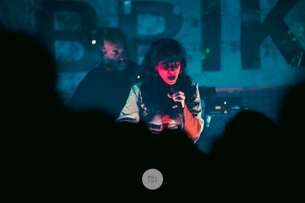 Dalila Kayros live